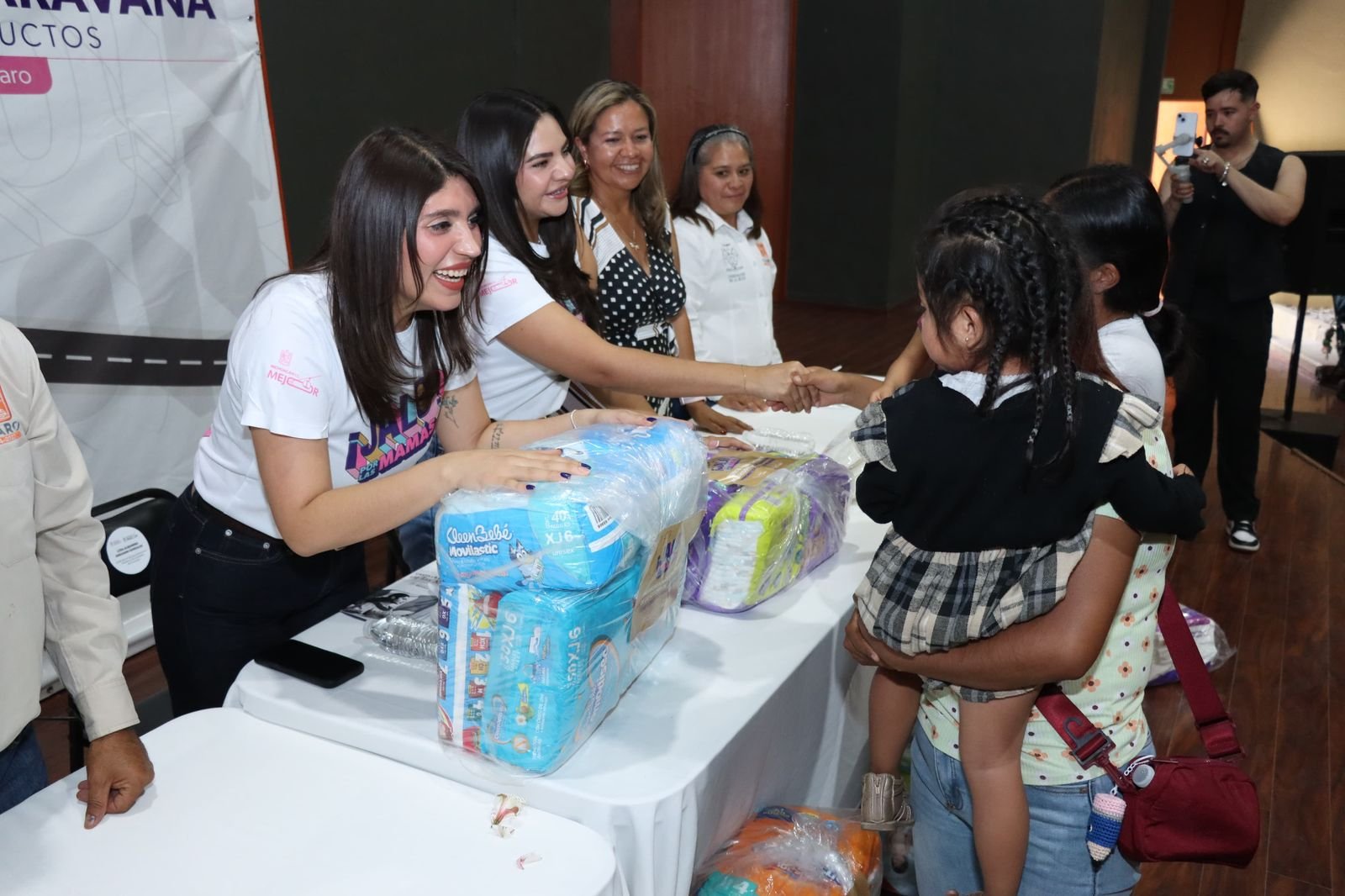 Seimujer Lanza 'Jalo por las Mamás' en Charo: 36 Mil Pañales y Servicios Integrales para Madres Michoacanas