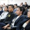 Acto de clausura del Diplomado en Psicología Forense en el Auditorio del INCASEP de la FGE, con autoridades y servidoras públicas recibiendo constancias.