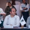 Israel Vega Rodríguez, representante de la FGE Michoacán, participando en sesión plenaria de la LIV Asamblea Nacional de Procuración de Justicia en Bahía de Banderas, Nayarit.