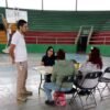 Personal de la Fiscalía Michoacán realizando toma de muestras de ADN y acompañamiento a familiares durante jornada en Sahuayo, Michoacán