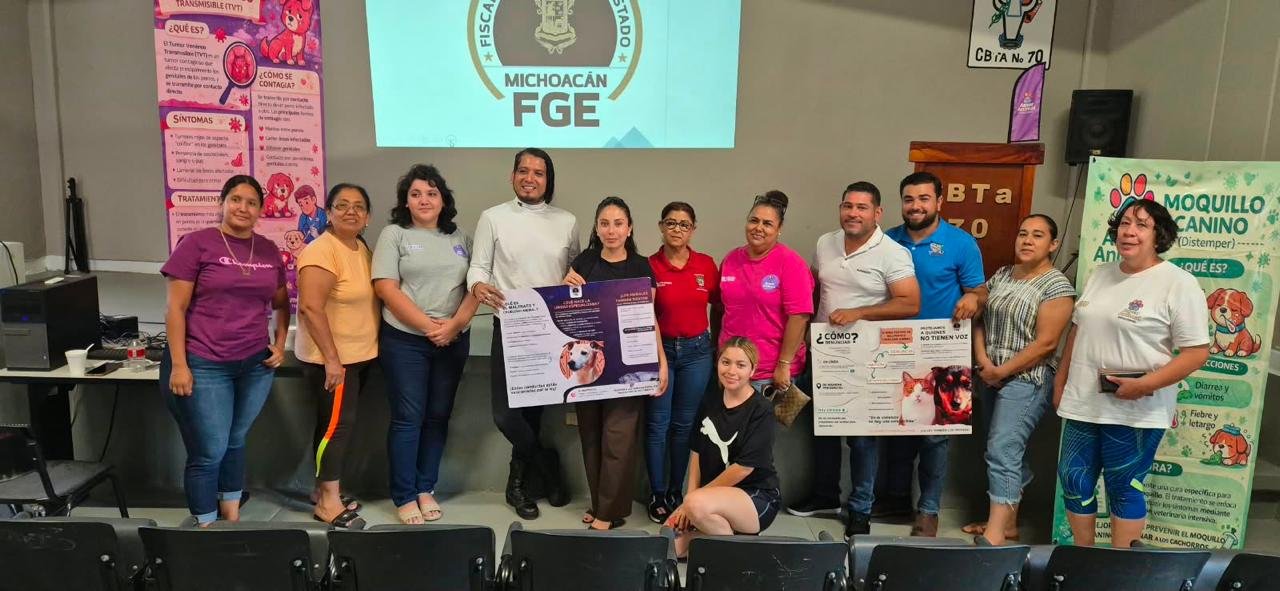 Fiscal Especializada Elisa Arizema Reyes Saavedra durante la jornada de capacitación a autoridades municipales en Tepalcatepec, Michoacán