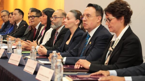 Alondra Yuliana Godínez Navarrete, titular del Órgano Interno de Control de la FGE, participando en sesión de instalación del Subsistema de Transparencia de Michoacán.