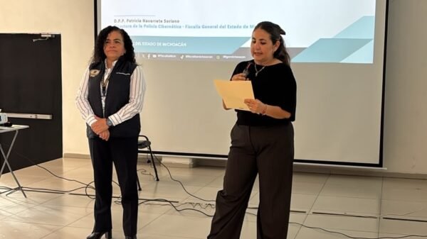 Patricia Navarrete Soriano, directora de Policía Cibernética, imparte taller a uniformados de la Policía de Morelia sobre ciberseguridad y delitos digitales