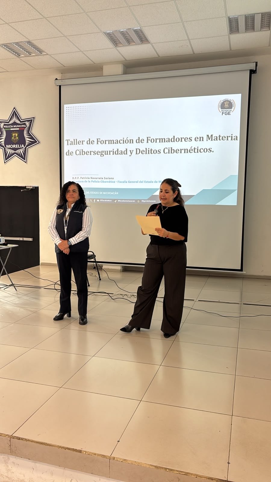 Patricia Navarrete Soriano, directora de Policía Cibernética, imparte taller a uniformados de la Policía de Morelia sobre ciberseguridad y delitos digitales
