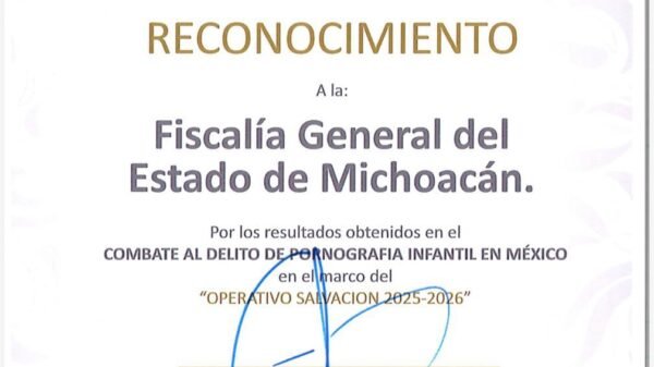 Reconocimiento de la Guardia Nacional entregado a representantes de la Fiscalía General del Estado de Michoacán por su labor contra la pornografía infantil
