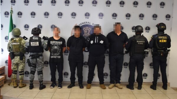 Logos institucionales de la FGE, Guardia Civil, DEFENSA y Guardia Nacional sobre fondo azul oscuro, con texto: 'Detenciones por desaparición en José Sixto Verduzco'