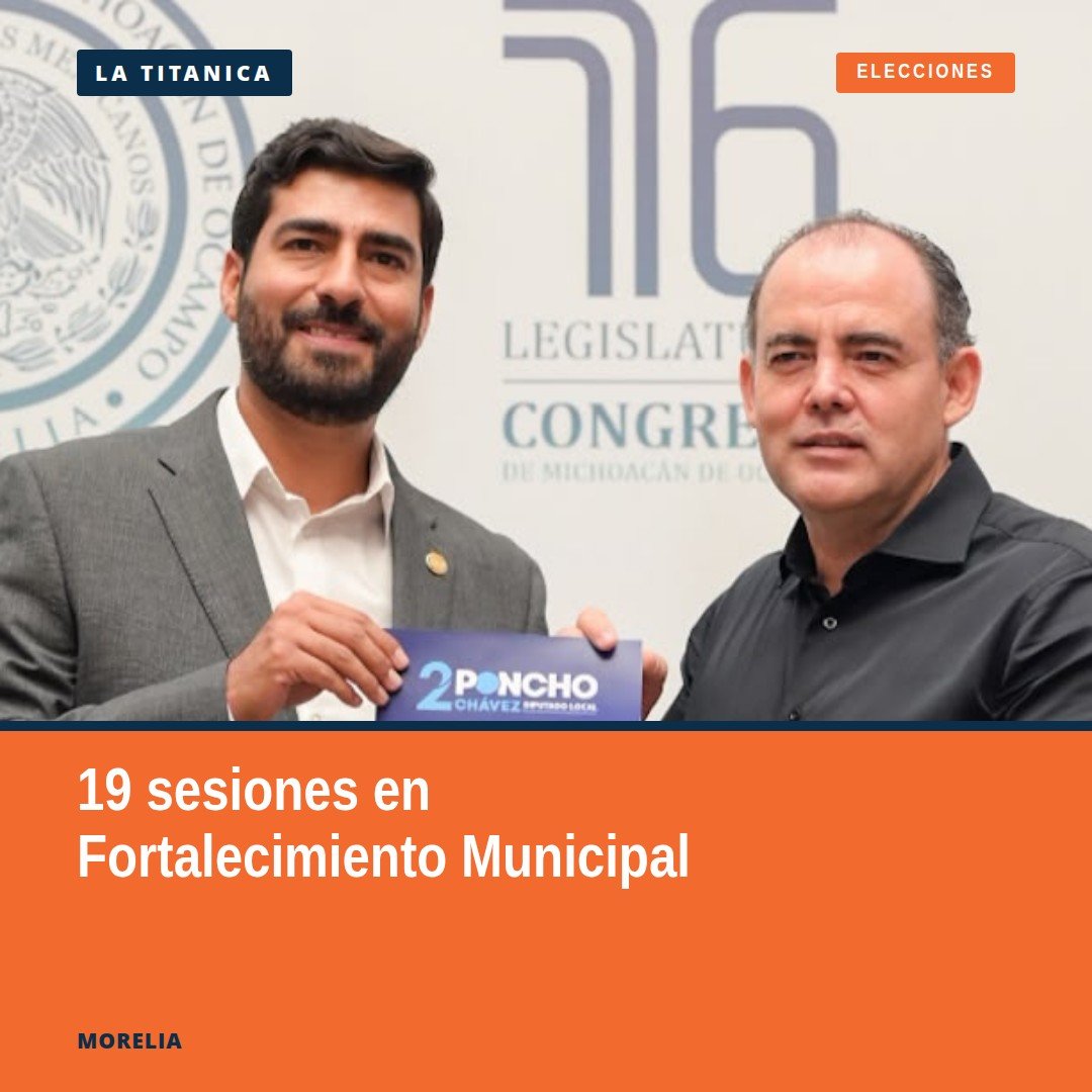 Fotografía institucional del diputado Alfonso 'Poncho' Chávez entregando un documento ante la Mesa Directiva del Congreso