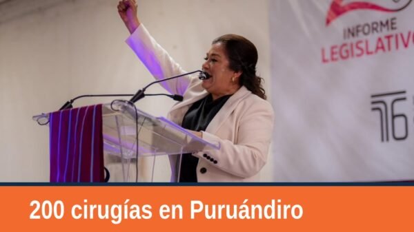 Fotografía de personas mayores recibiendo atención médica en Puruándiro, con enfoque en cirugías de cataratas puruándiro