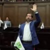 Abraham Espinoza Villa, diputado del PVEM, hablando ante el Congreso del Estado de Michoacán en Morelia durante su Segundo