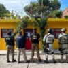 Personal de la Fiscalía General de Michoacán y unidades especializadas durante operativo de cateo en una vivienda de Morelia