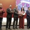 Giulianna Bugarini Torres entrega el Segundo Informe Legislativo a Baltazar Gaona García en el Congreso del Estado de Michoacán, con presencia de autoridades del Poder Judicial y Ejecutivo