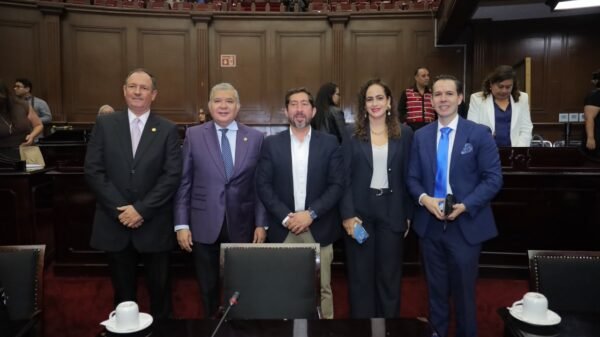 Bancada verde michoacán reunida en el Congreso del Estado de Michoacán durante su Segundo Informe Legislativo en Morelia, 6
