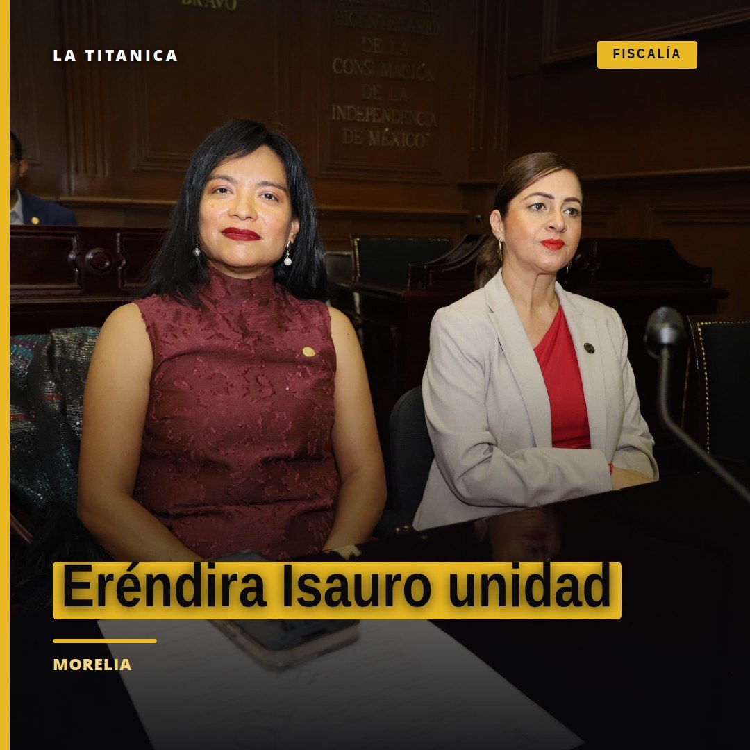 Fotografía de la diputada Eréndira Isauro Hernández hablando en el pleno del Congreso de Michoacán, con bandera estatal al