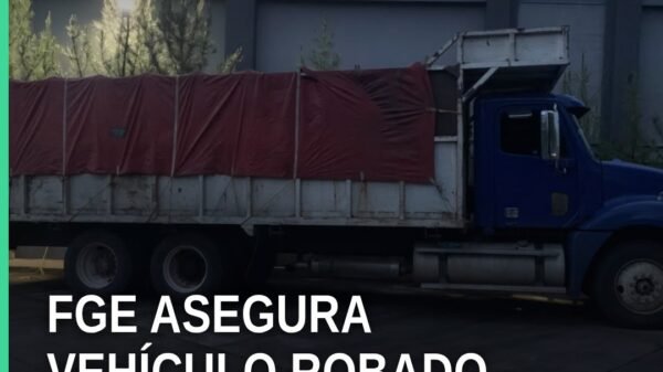 Fiscalía General Michoacán asegura vehículo robado: camioneta Chevrolet Cheyenne y placas de circulación en Cojumatlán de