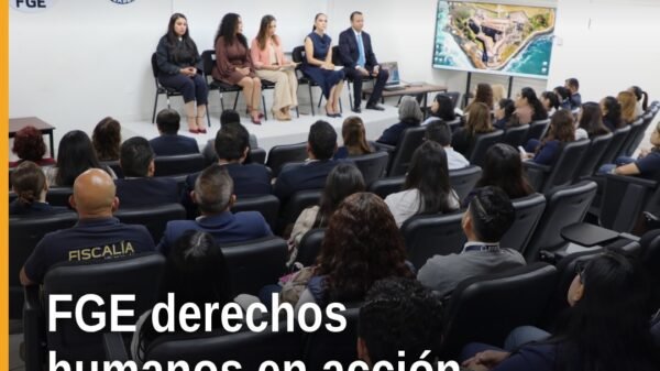 Fiscalía michoacán derechos humanos: equipo multidisciplinario en sesión de capacitación híbrida y reunión técnica sobre