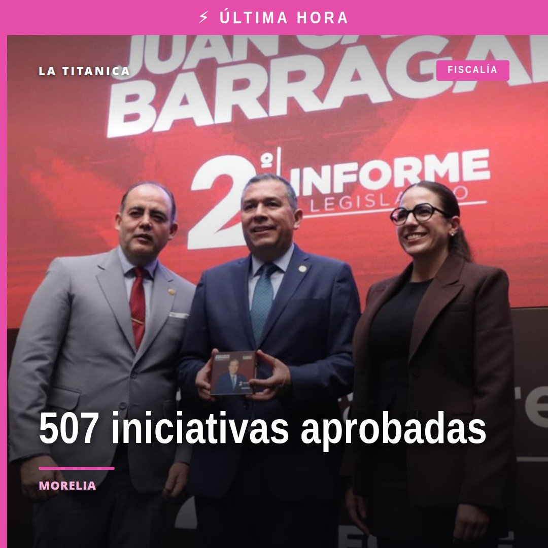 Diputado Juan Carlos Barragán Vélez hablando en el patio central del Congreso del Estado de Morelia durante la entrega de su