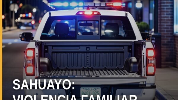 Ilustración simbólica de justicia y protección infantil con fondo que evoca Sahuayo; representa violencia familiar sahuayo.
