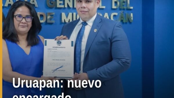 Fotografía institucional con funcionarios de la Fiscalía General del Estado de Michoacán durante entrega de nombramientos