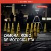 Ilustración sobria de una motocicleta estacionada en una calle residencial de Zamora, Michoacán, relacionada con el robo de