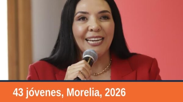 43 jóvenes parlamentarios en el Pleno del Congreso del Estado de Michoacán durante el Parlamento Juvenil Revolucionario 2026