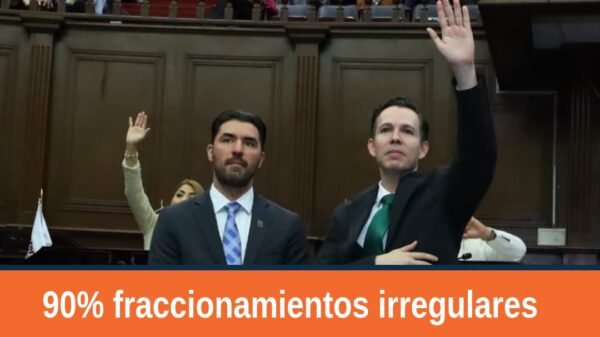 Fachada del Congreso del Estado de Michoacán en Morelia, con texto superpuesto: 'fraccionamientos irregulares morelia 90%