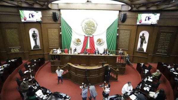 Placa conmemorativa en Cojumatlán de Régules que menciona el 10 de septiembre como día en honor al General Nicolás de Régules
