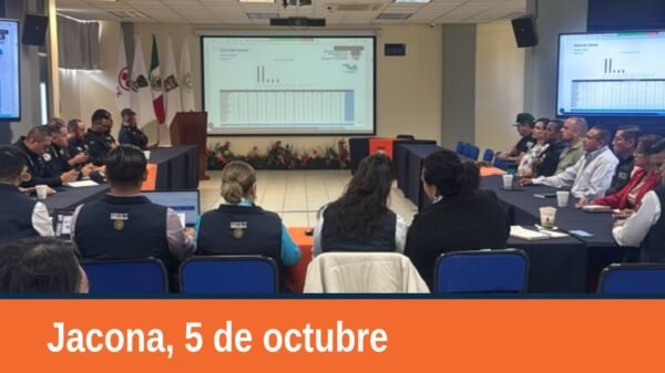 Autoridades reunidas en las instalaciones de la Presidencia Municipal de Jacona para tratar seguridad en regiones limítrofes
