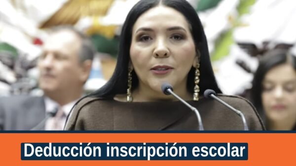 Diputada Adriana Campos Huirache presentando iniciativa sobre deducción inscripción escolar en el Congreso del Estado en