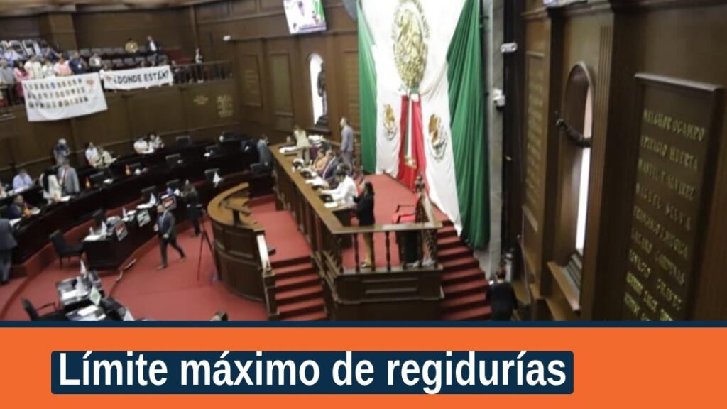Sala del Pleno de la 76 Legislatura en Morelia, Michoacán, durante la aprobación del límite máximo de regidurías