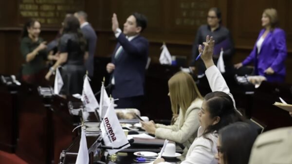 Sala de sesiones de la 76 Legislatura en Morelia, Michoacán, durante la aprobación de la reforma para defensores ambientales