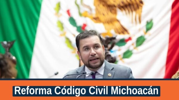 Fotografía institucional de Reyes Galindo Pedraza en el Congreso del Estado de Michoacán durante la presentación de la