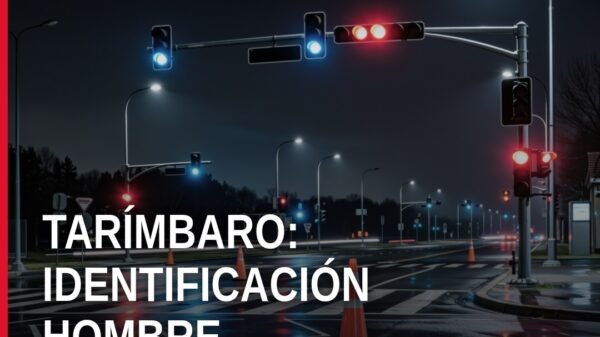 Ilustración sobria de carretera rural en Tarímbaro, Michoacán, con señalización discreta; identificación hombre tarímbaro