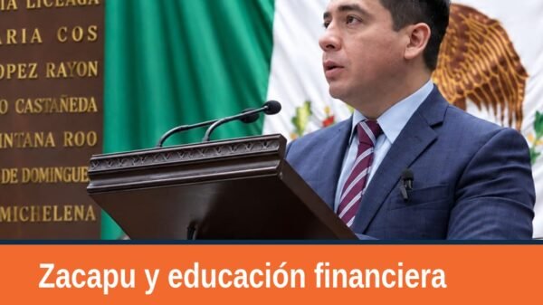 Diputado Alejandro Iván Arévalo Vera hablando en el pleno del Congreso del Estado de Michoacán, con logo de 'educación